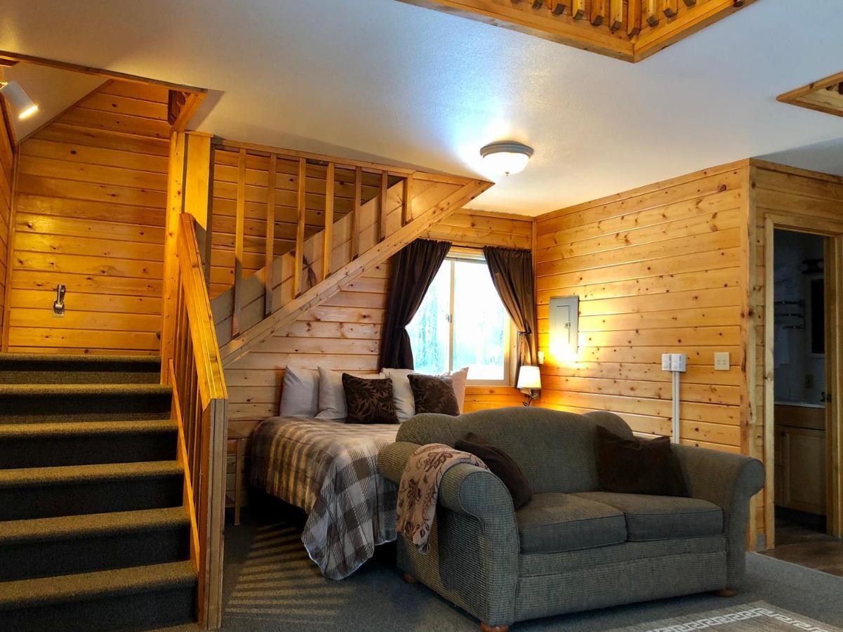 Susitna River Lodging, Riverside Cabins タルキートナ エクステリア 写真