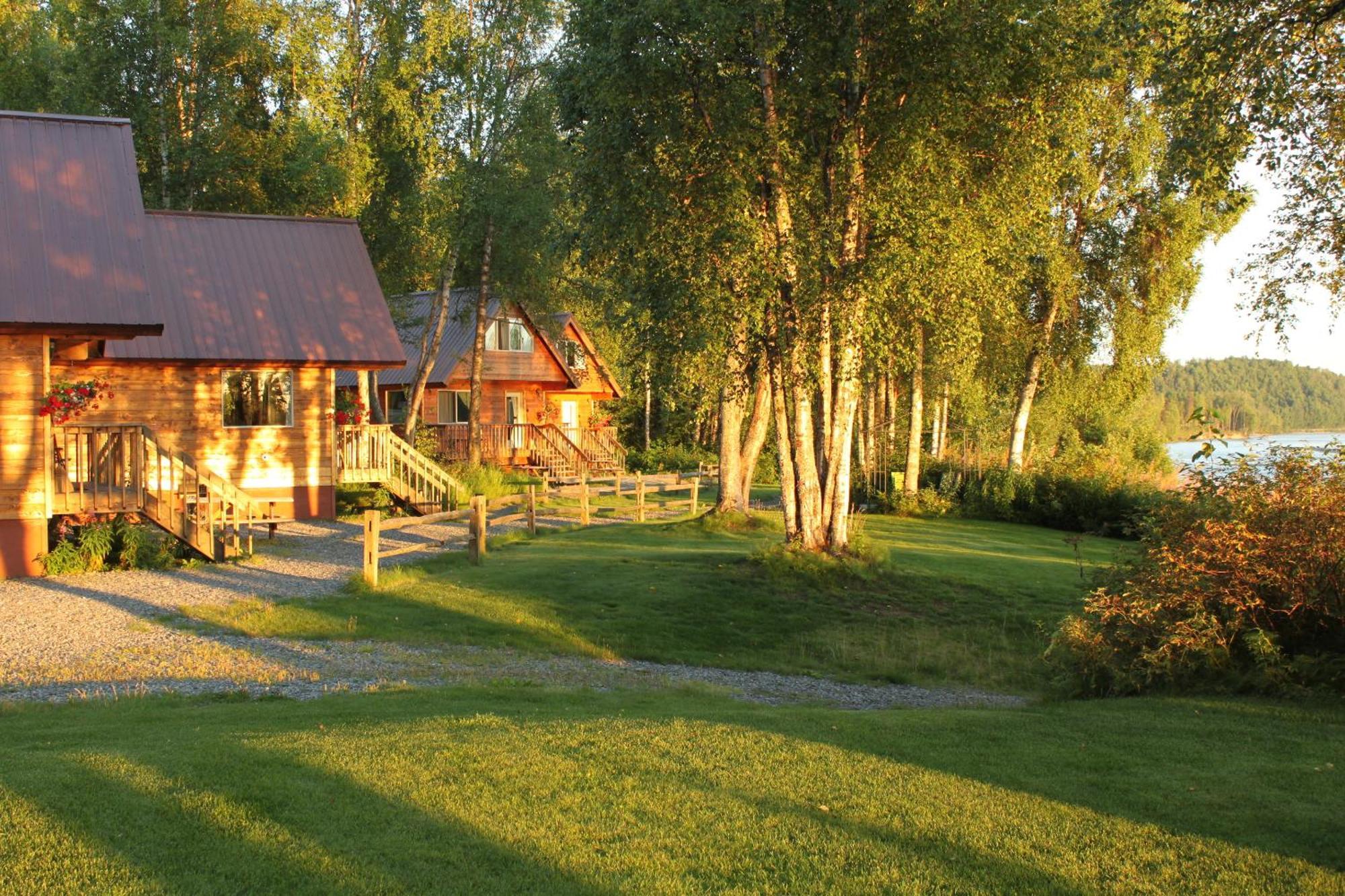 Susitna River Lodging, Riverside Cabins タルキートナ エクステリア 写真